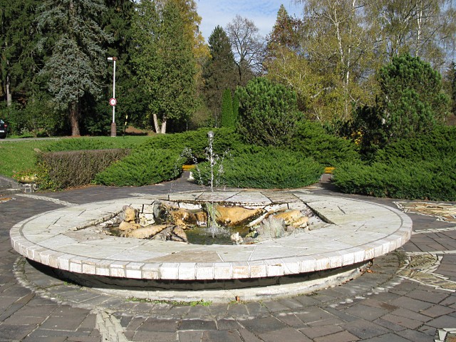 Минеральный фонтан у дома Бедриха Сметаны.